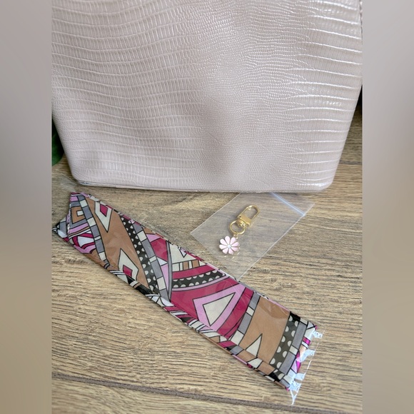Betsey Johnson Margie Crossbody Tan Purse - Earth Tone Bag - Picture 4 of 8
